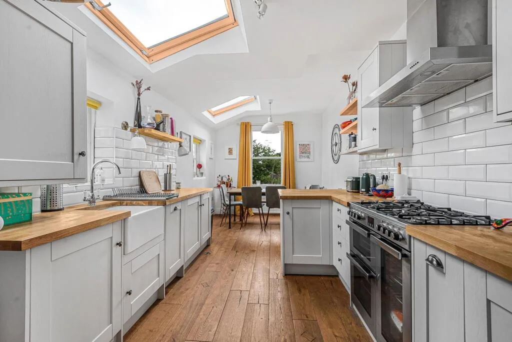 3 bedroom maisonette for rent