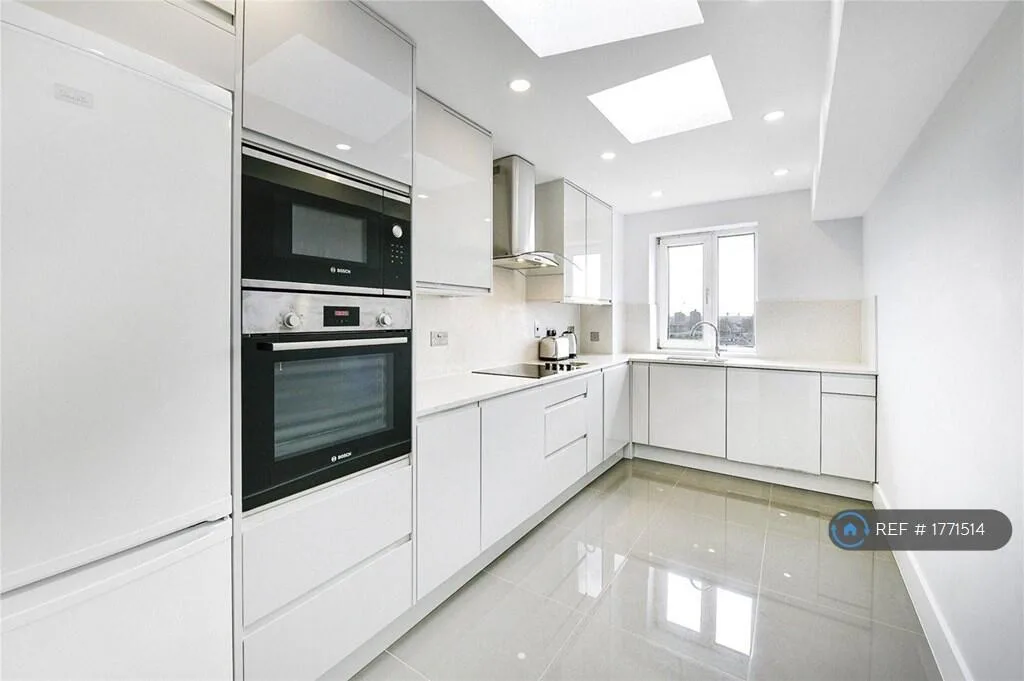 2 bedroom penthouse for rent