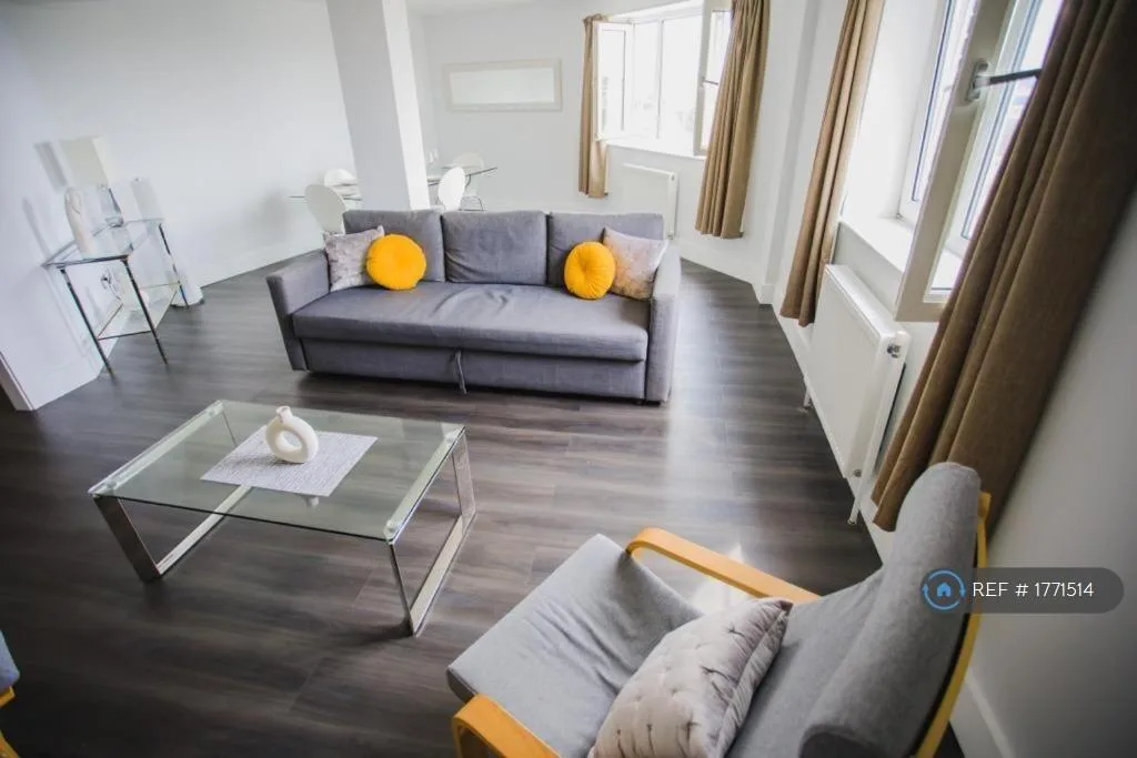 2 bedroom penthouse for rent