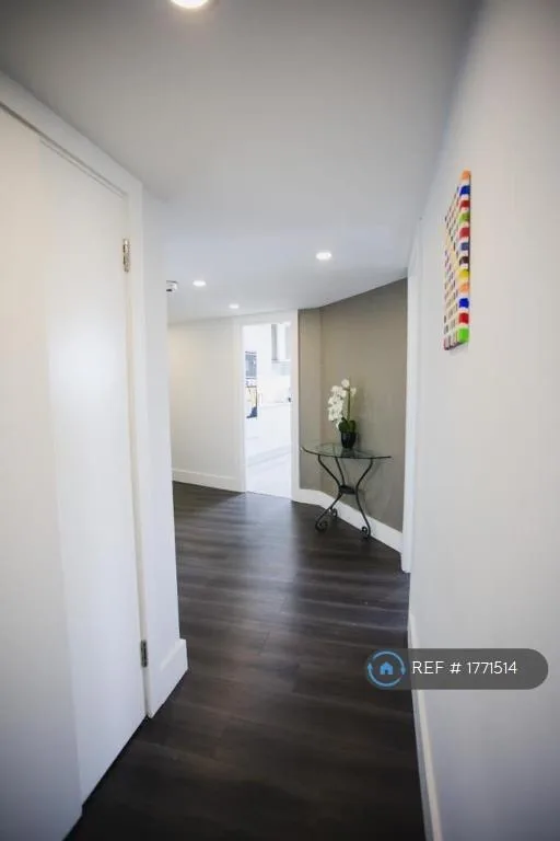 2 bedroom penthouse for rent