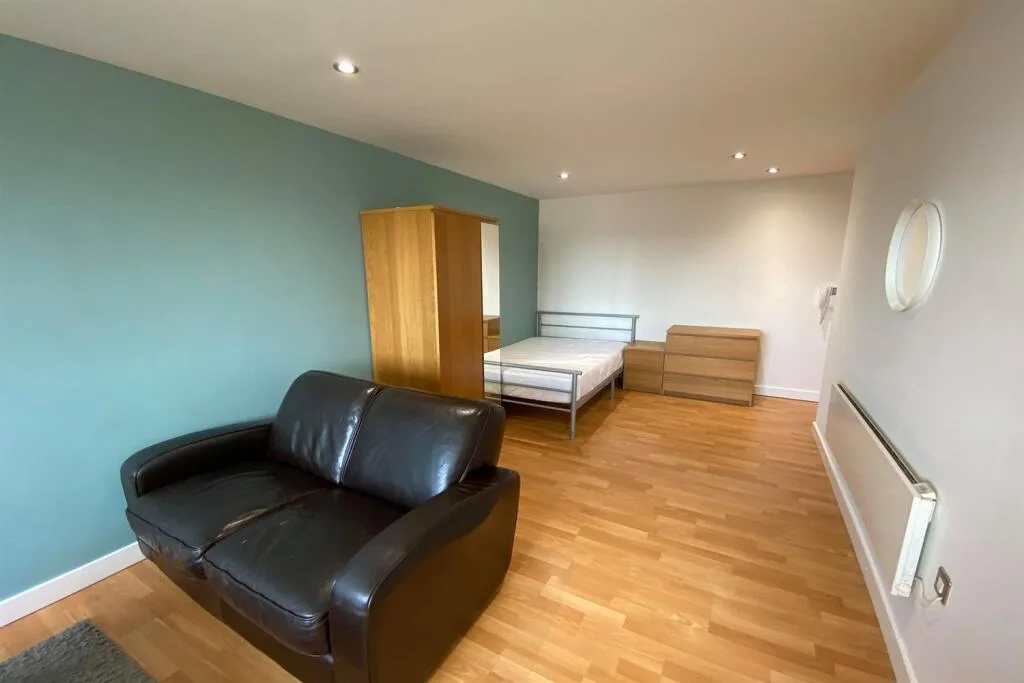 Studio flat for rent