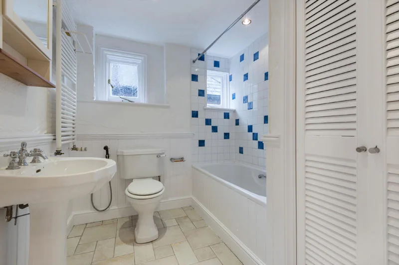 3 bedroom maisonette for rent