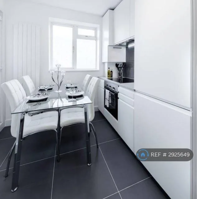 4 bedroom flat for rent