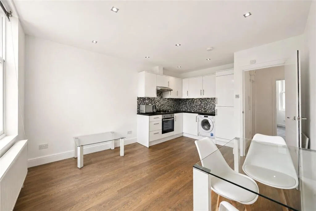 3 bedroom flat for rent