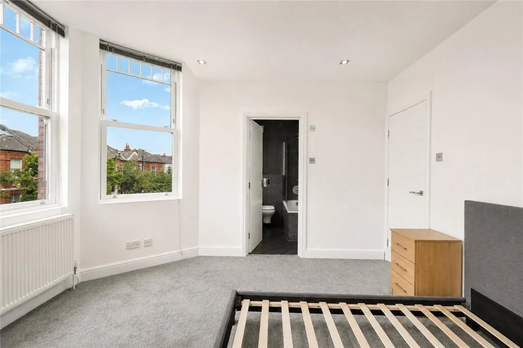3 bedroom flat for rent