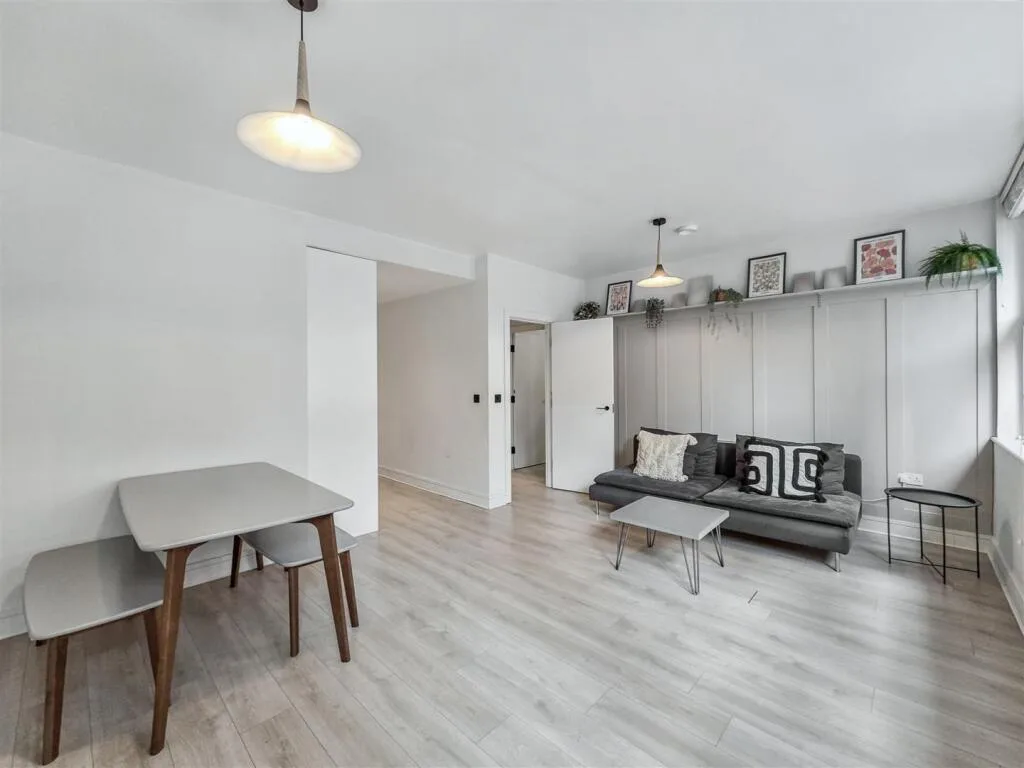 2 bedroom flat for rent