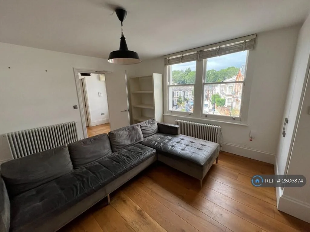 4 bedroom maisonette for rent