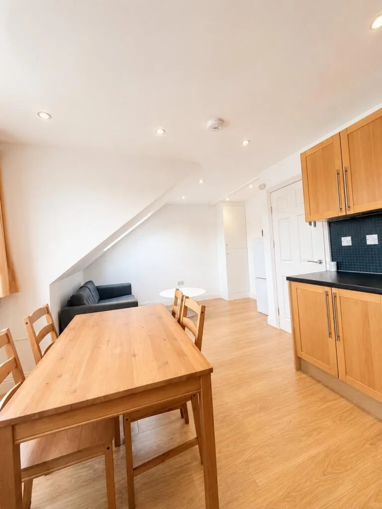 2 bedroom flat for rent