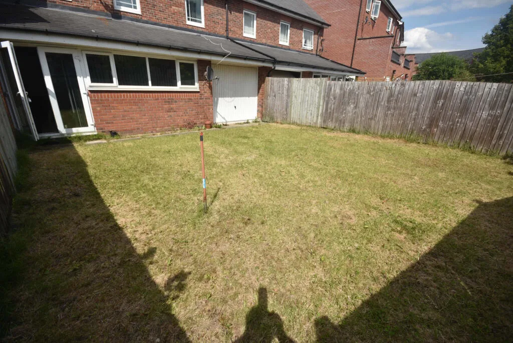 4 bedroom terraced house for rent