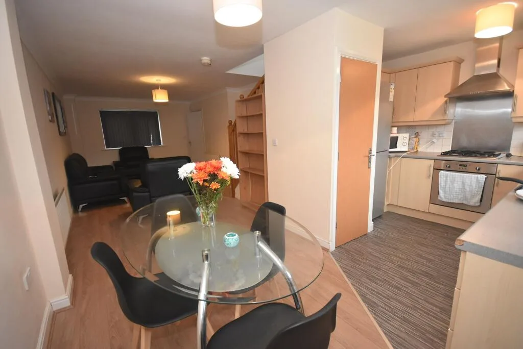 4 bedroom terraced house for rent