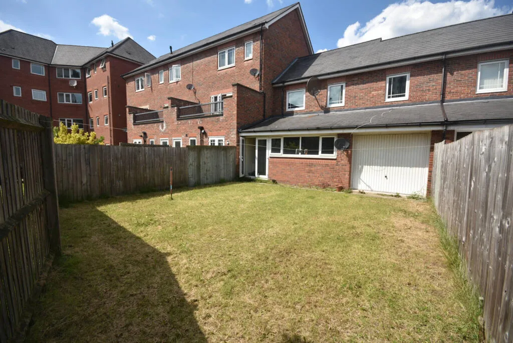 4 bedroom terraced house for rent