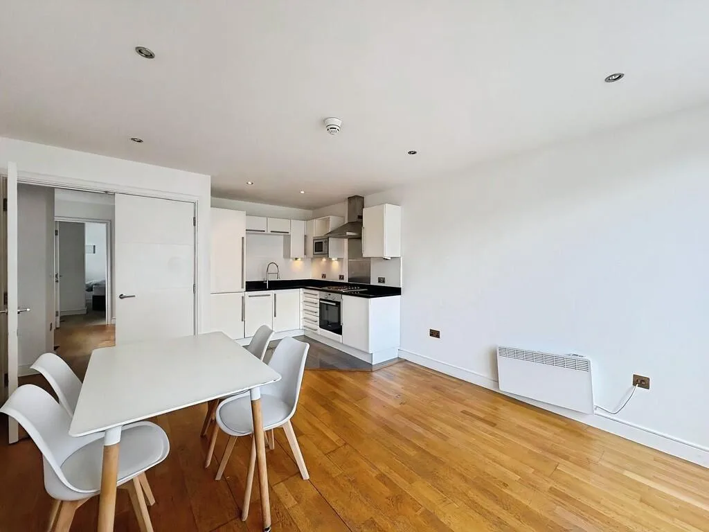 2 bedroom penthouse for rent