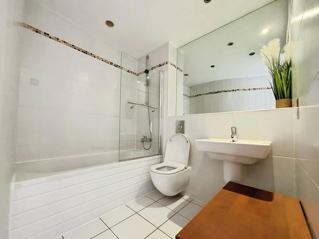 2 bedroom penthouse for rent