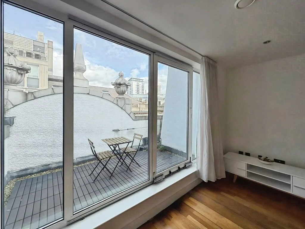 2 bedroom penthouse for rent