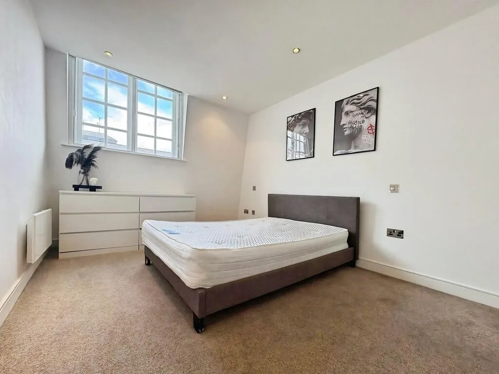 2 bedroom penthouse for rent