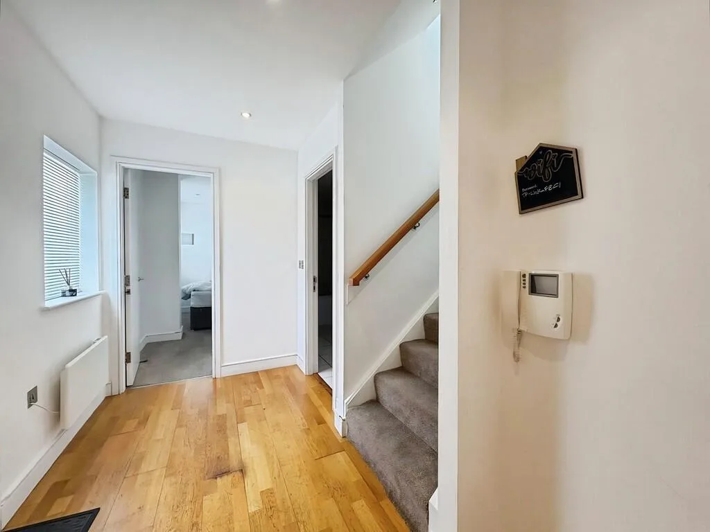 2 bedroom penthouse for rent