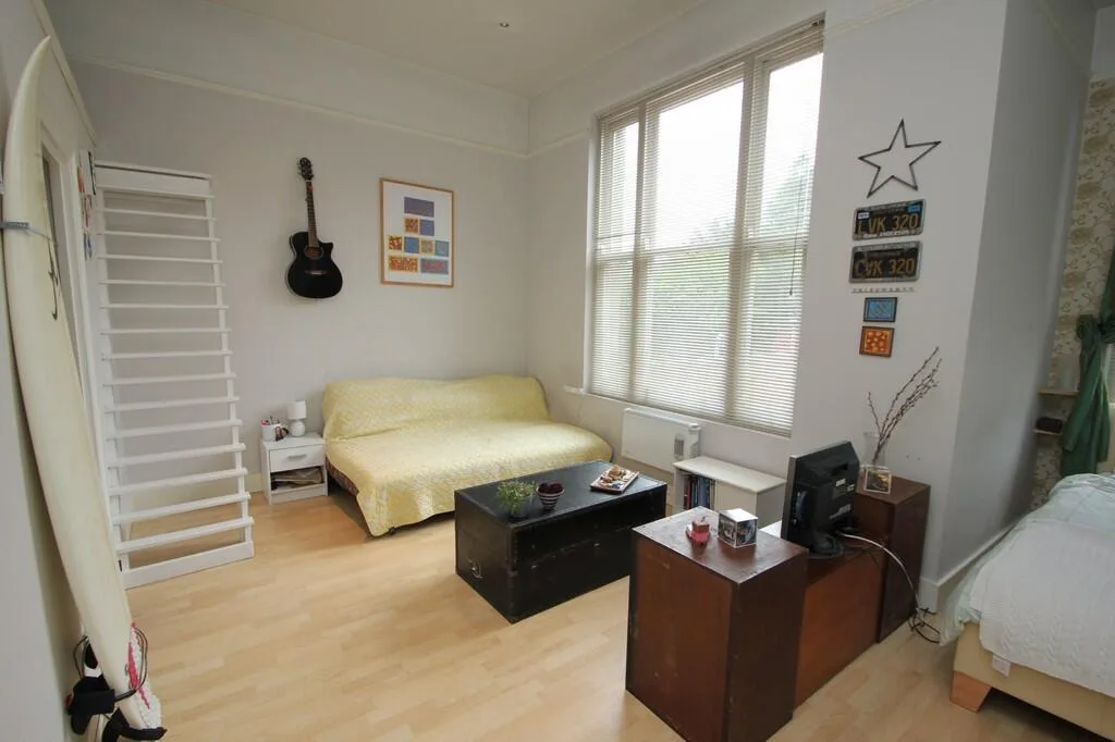 Studio flat for rent