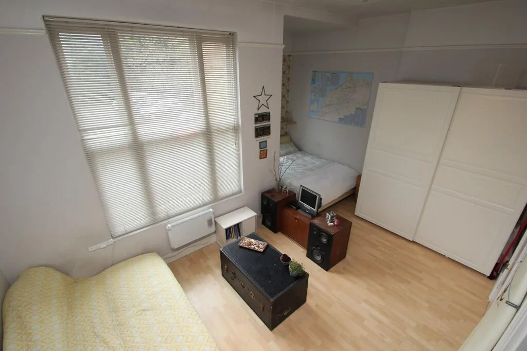 Studio flat for rent