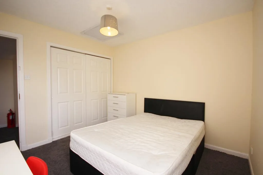 4 bedroom duplex for rent