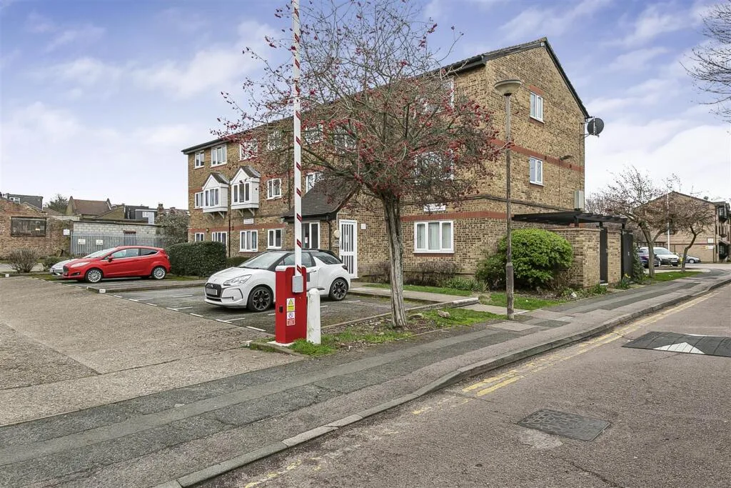 1 bedroom ground floor flat for rent