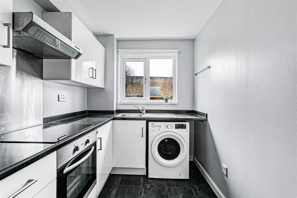 1 bedroom ground floor flat for rent