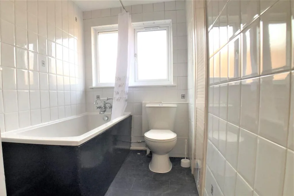 2 bedroom house for rent