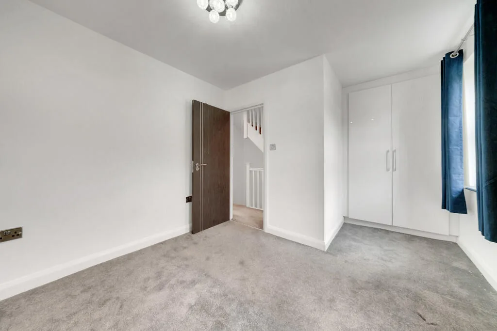4 bedroom terraced house for rent