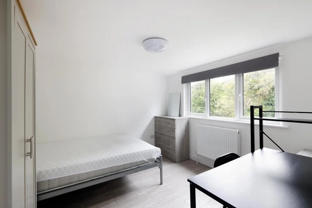 6 bedroom terraced house for rent