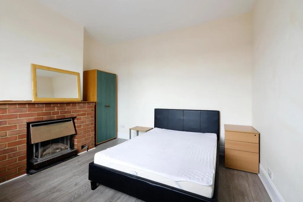 6 bedroom terraced house for rent