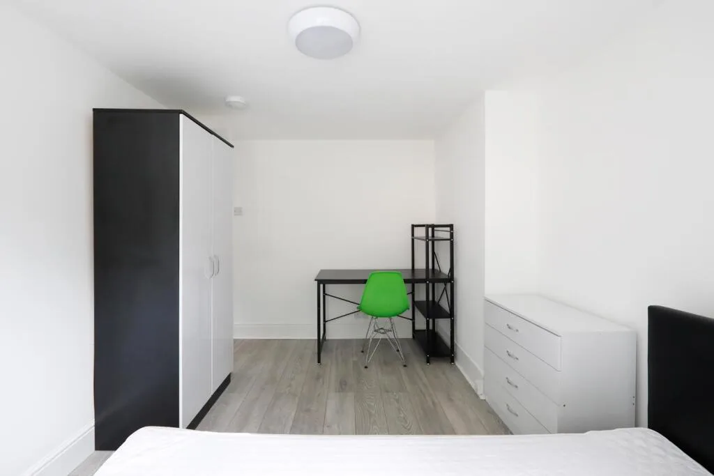 6 bedroom terraced house for rent
