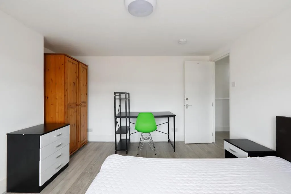 6 bedroom terraced house for rent