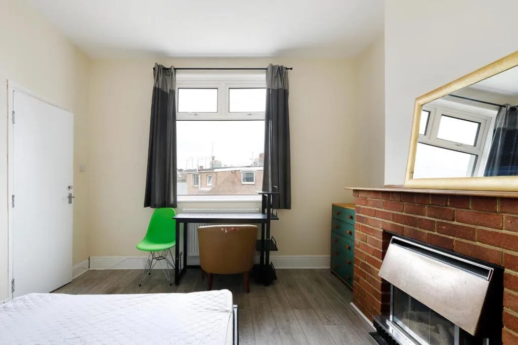 6 bedroom terraced house for rent