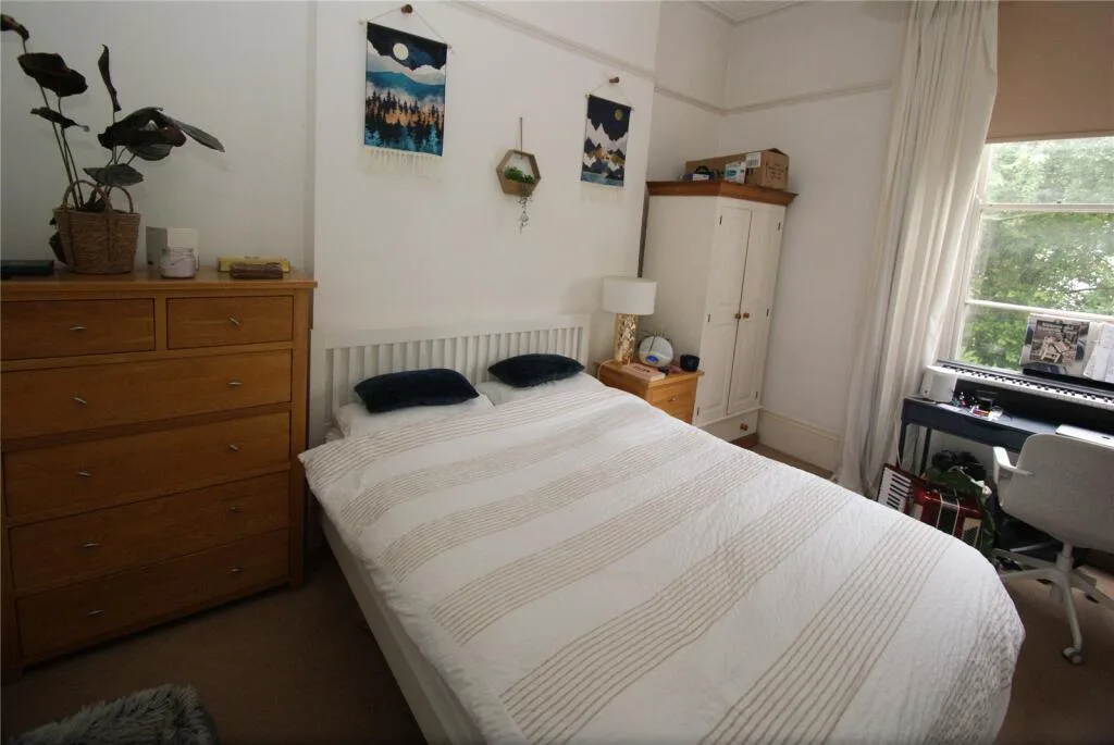 2 bedroom maisonette for rent