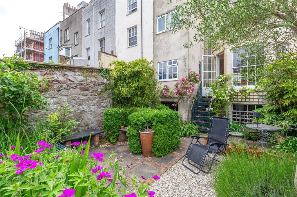 4 bedroom terraced house for rent