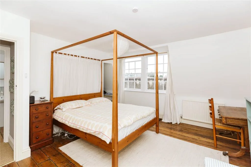 4 bedroom terraced house for rent