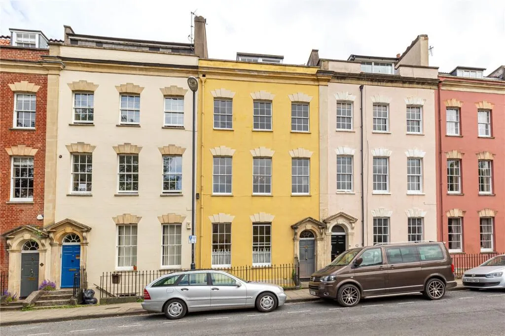 4 bedroom terraced house for rent