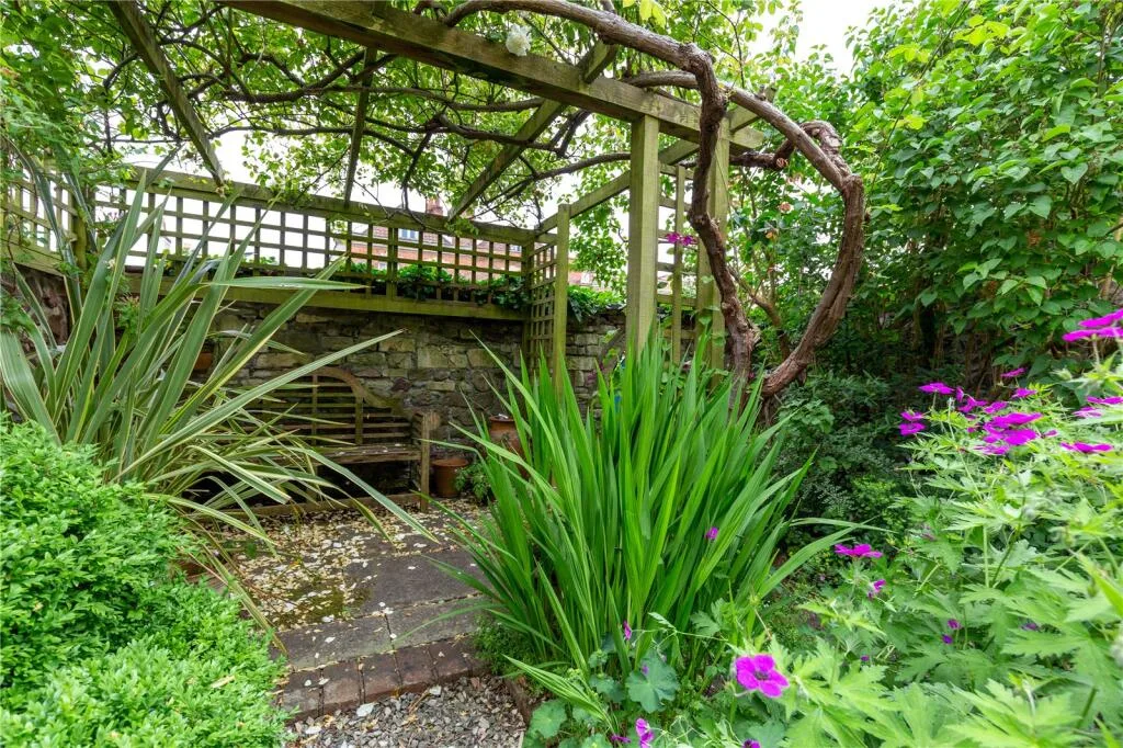 4 bedroom terraced house for rent