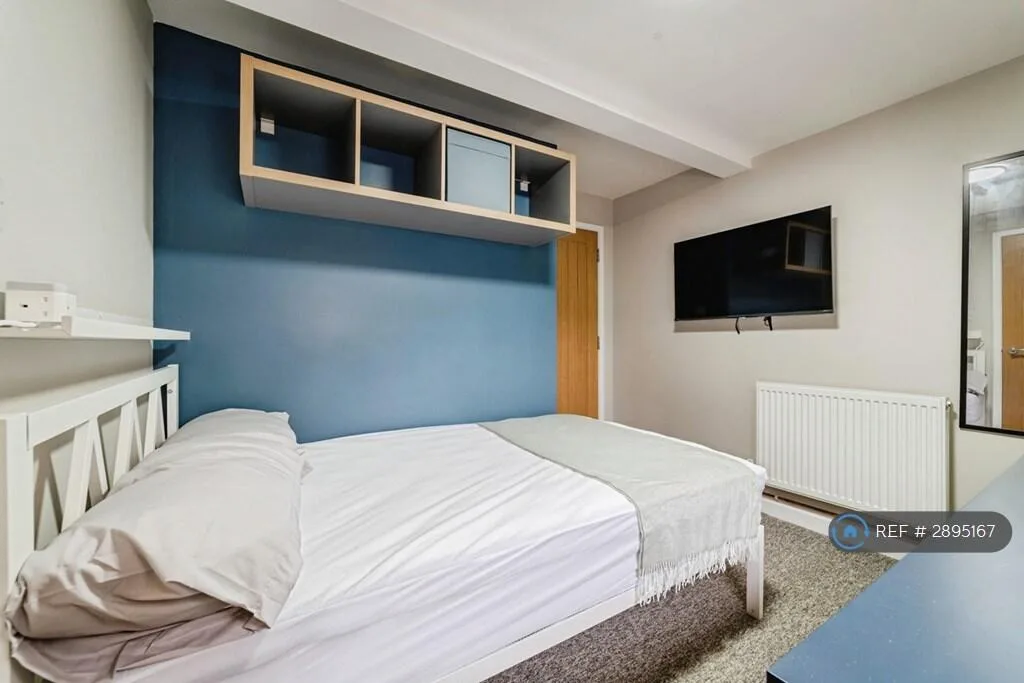 1 bedroom house share for rent