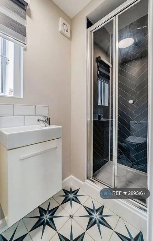 1 bedroom house share for rent