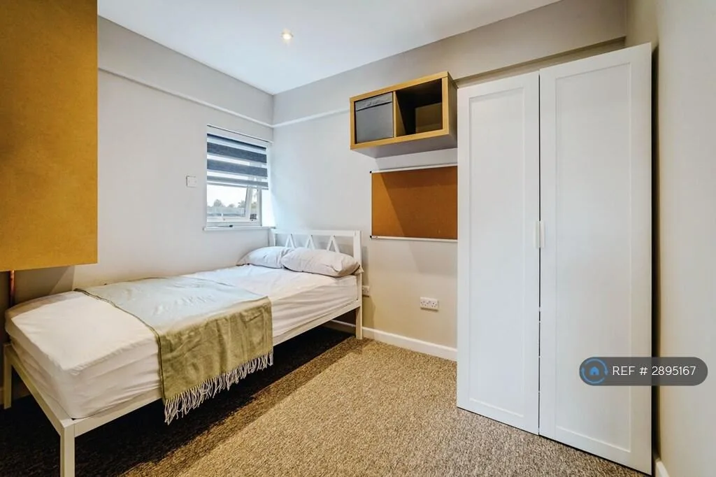 1 bedroom house share for rent
