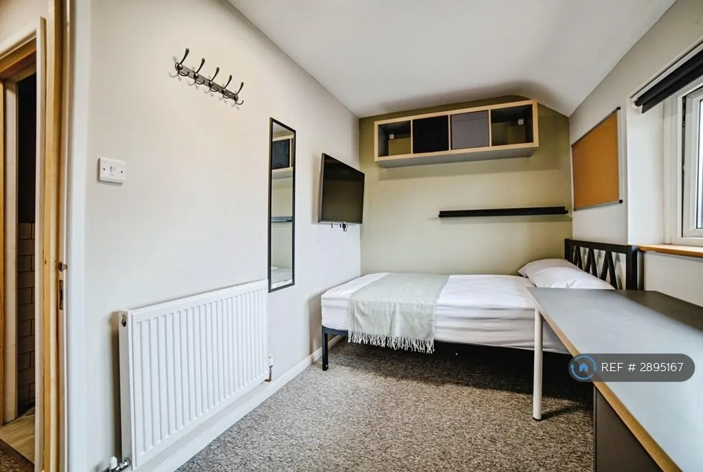 1 bedroom house share for rent
