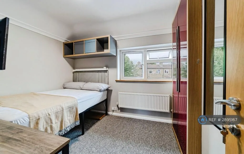 1 bedroom house share for rent