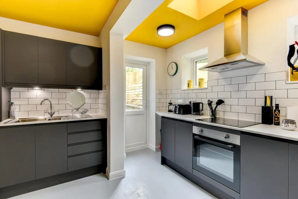 6 bedroom house for rent
