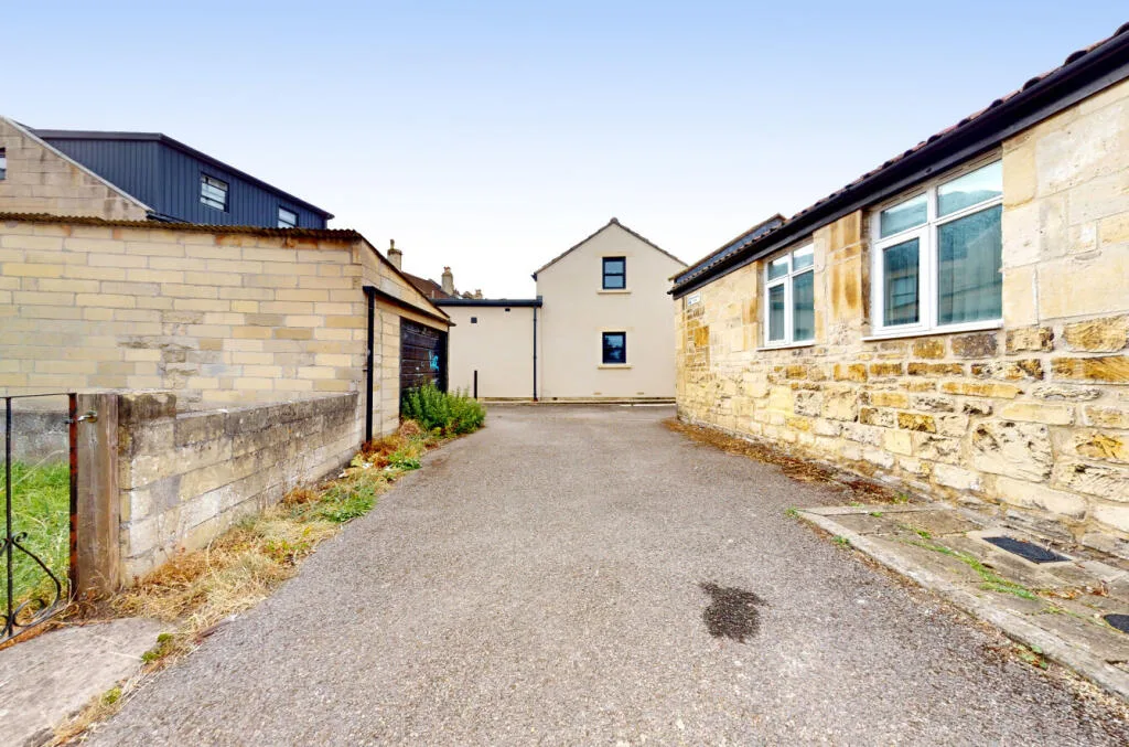 1 bedroom bungalow for rent