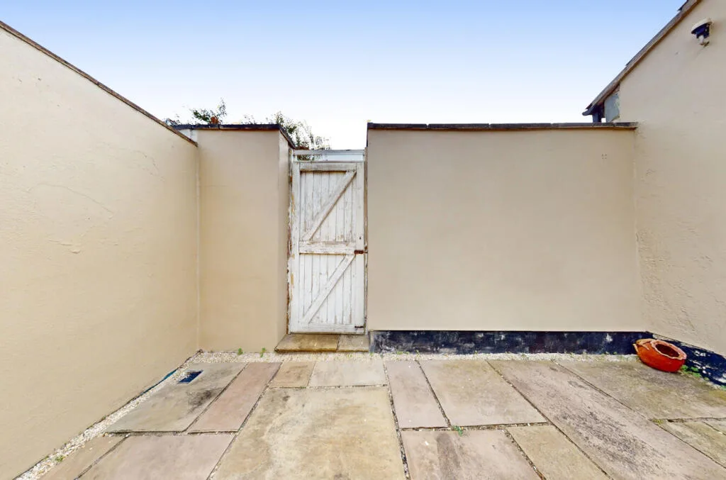 1 bedroom bungalow for rent