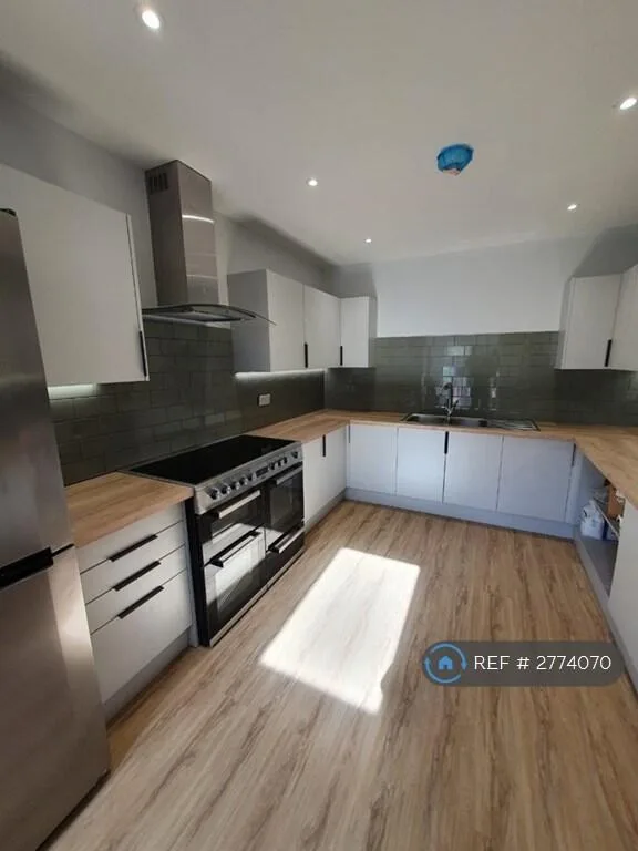 1 bedroom house share for rent