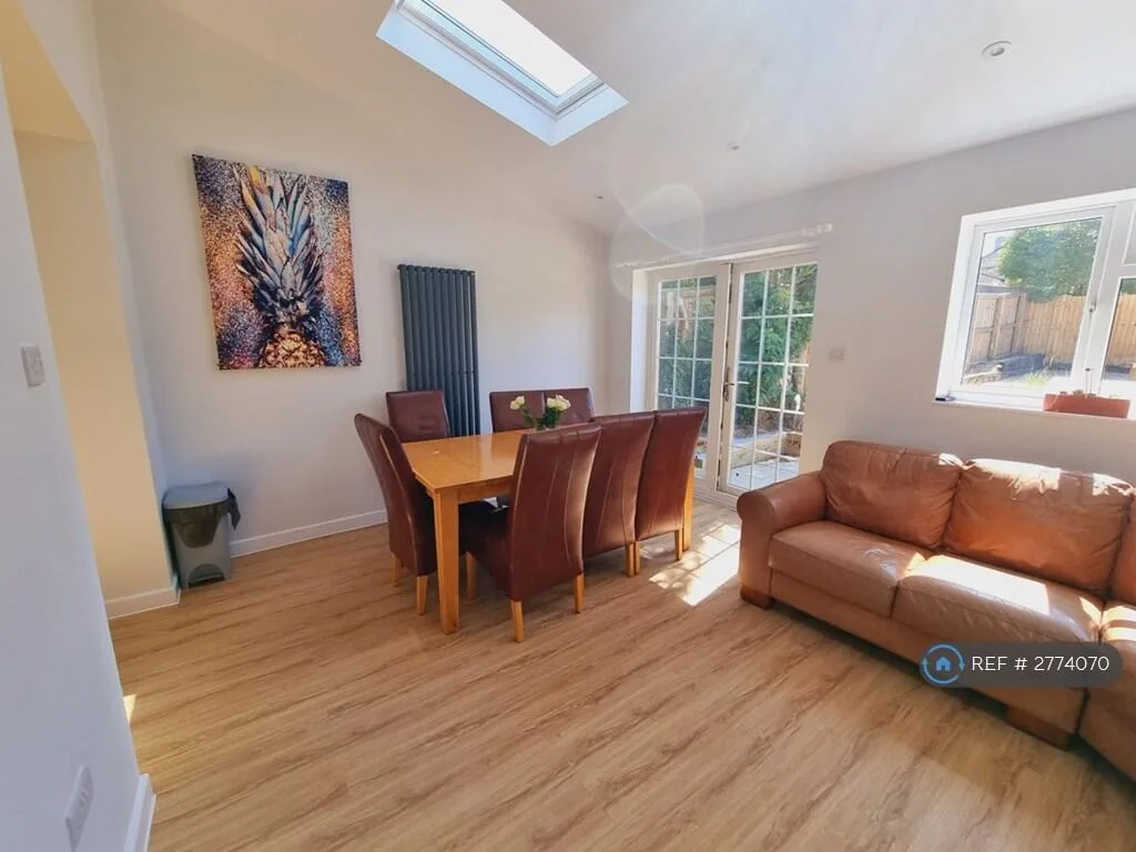 1 bedroom house share for rent