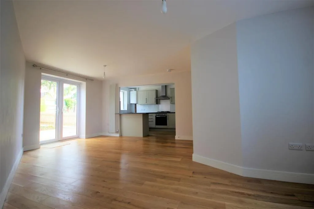 3 bedroom end of terrace house for rent