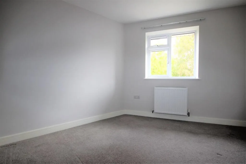 3 bedroom end of terrace house for rent