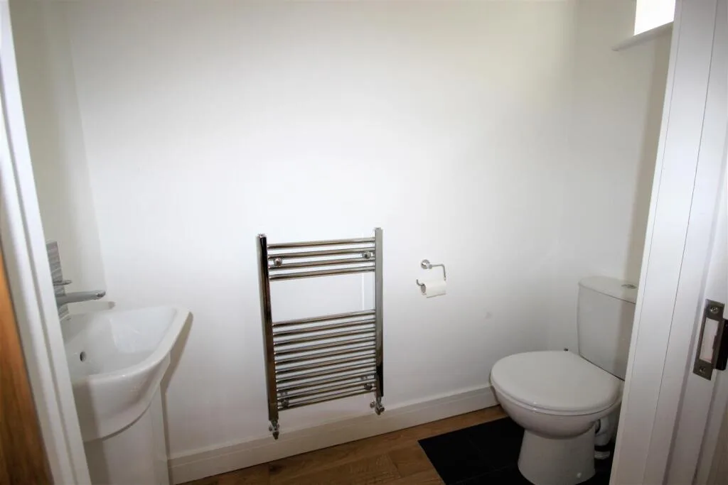 3 bedroom end of terrace house for rent